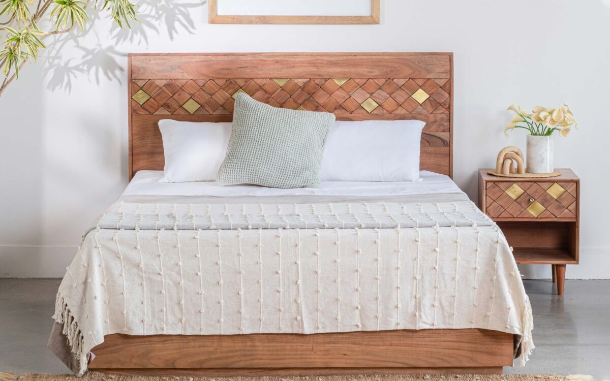Luxurious Bed Design | Wood Carving Bed made up of Sheesham Wood | King/Queen Size |Designer Headboard - Image 3