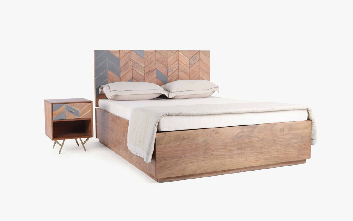 Luxurious Bed Design | Wood Carving Bed made up of Sheesham Wood | King/Queen Size |Carved Design Headboard - Image 3
