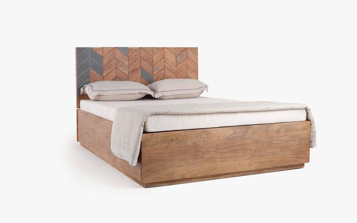 Luxurious Bed Design | Wood Carving Bed made up of Sheesham Wood | King/Queen Size |Carved Design Headboard - Image 4