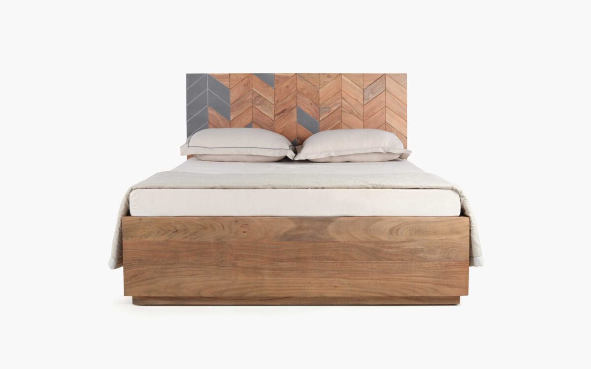 Luxurious Bed Design | Wood Carving Bed made up of Sheesham Wood | King/Queen Size |Carved Design Headboard - Image 5